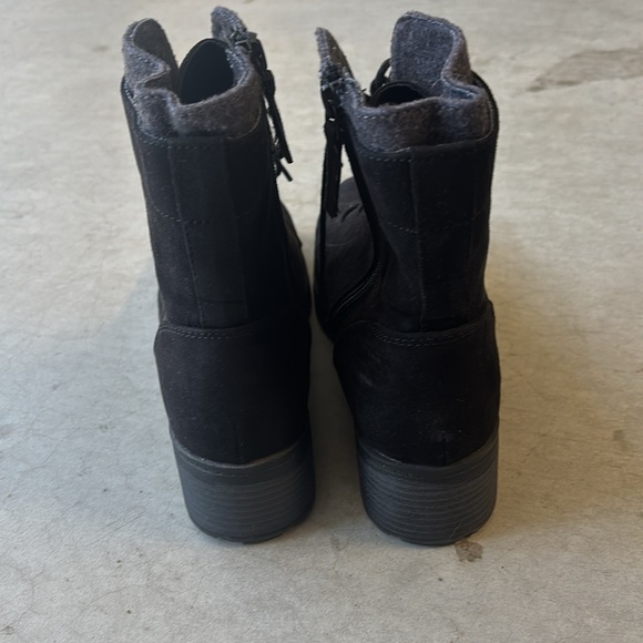 Universal Thread Boots - Picture 2 of 3